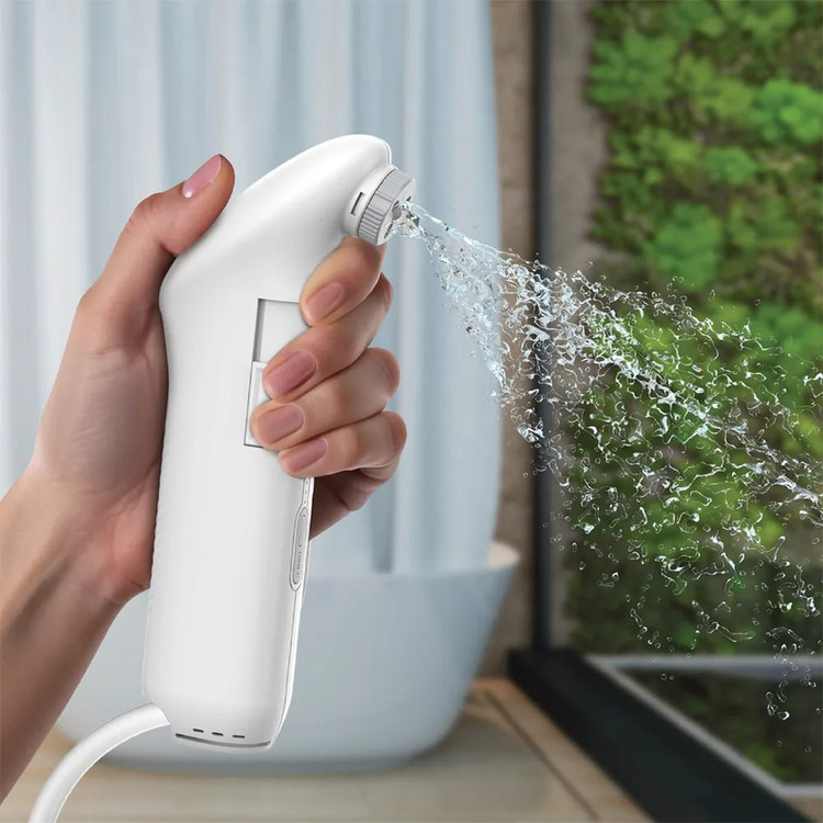 بیده شارژی مسافرتی گرین لاین مدل Portable Travel Bidet Pro با مخزن ۲.۳ لیتری